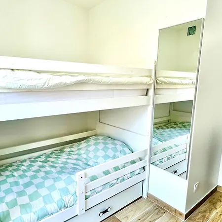 Maison De à 900m De La