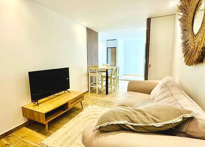 Maison De à 900m De La *